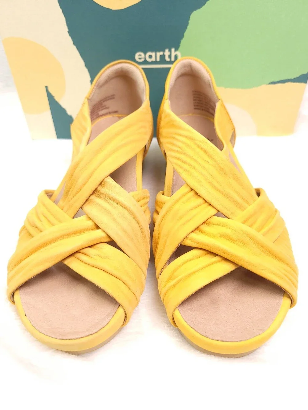 Earth Ficus Gemini Leather Yellow Wedge Open Toe Sandals 5 602861WBCK